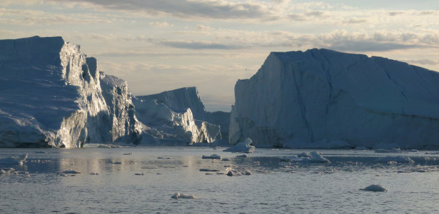 Ice canyon