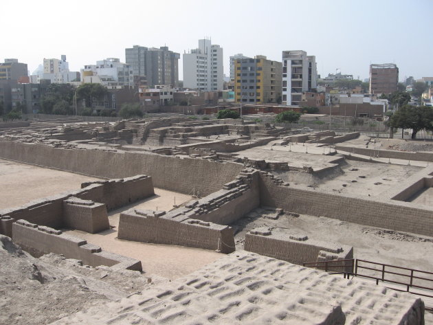 Huaca PucLLana.