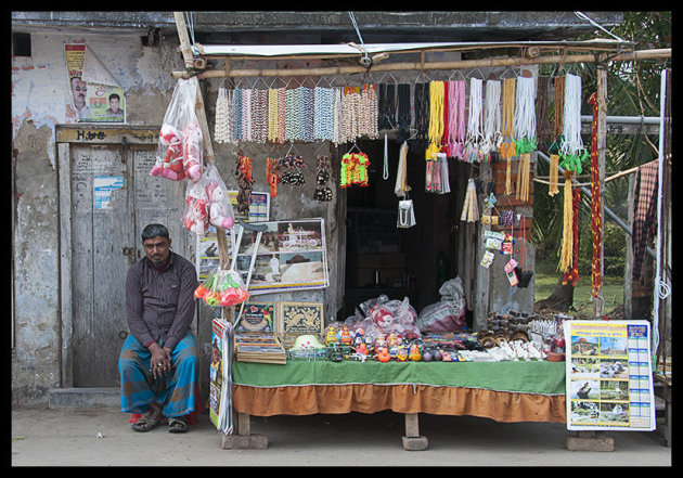 The trinket seller