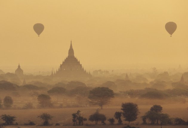 Zonsopkomt bij Bagan, Myanmar