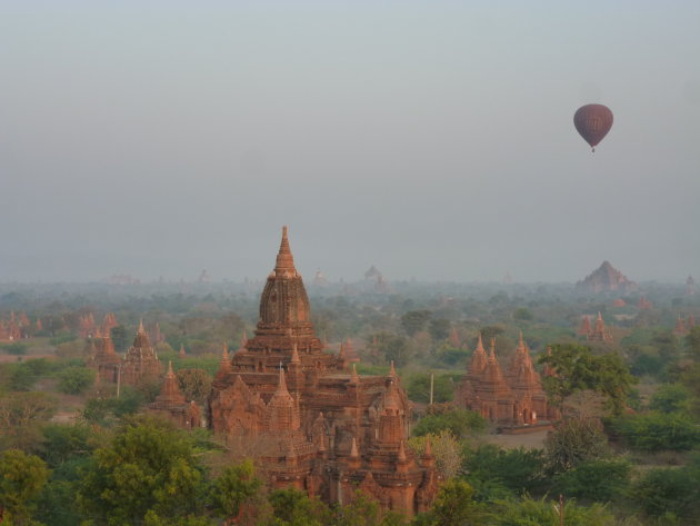 Boven op de tempel