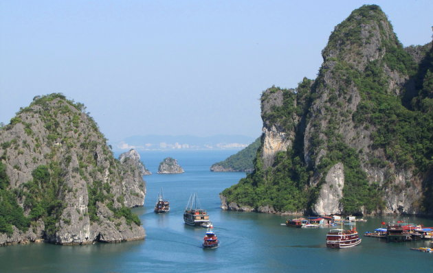 Uitzicht op Halong Bay