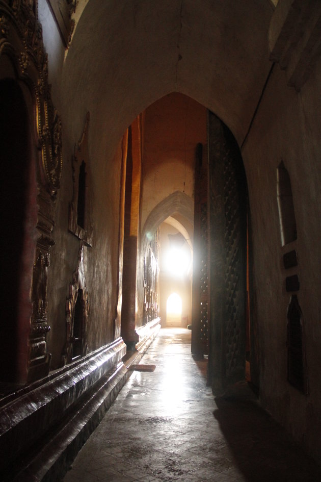 Ananda Pagoda lichtspel