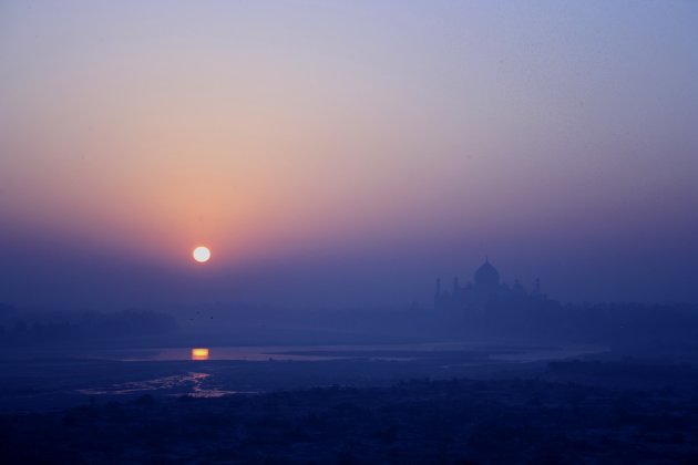 Taj Mahal vanuit het rode fort