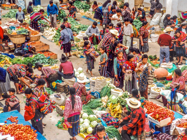 Boven de markt hangen