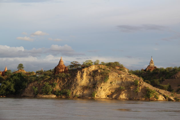 Bagan vanaf de Irrawaddy rivier