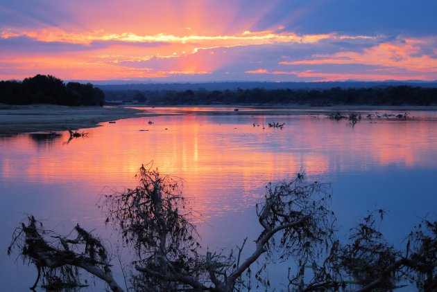 Zonsondergang bij de Luangwa rivier