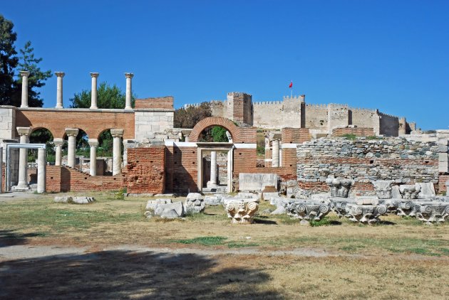 Johannesbasiliek in Selçuk op de heuvel Ayasoluk.