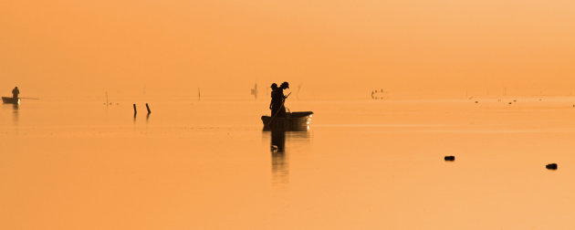 Oranje gloed bij zonsopkomst