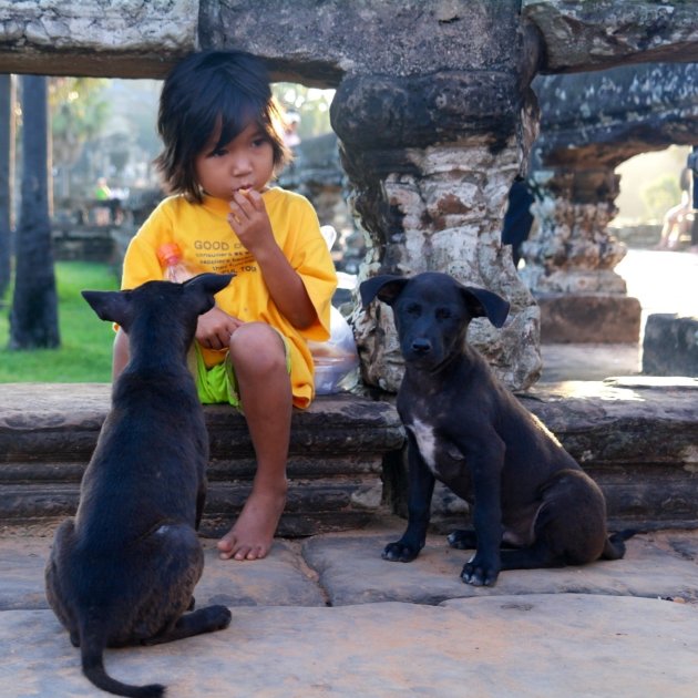 Jongetje bij Angkor Wat