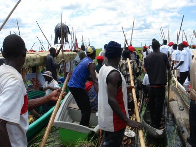 Kuomboka, tocht door de plains