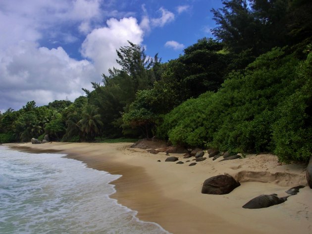 verborgen strand