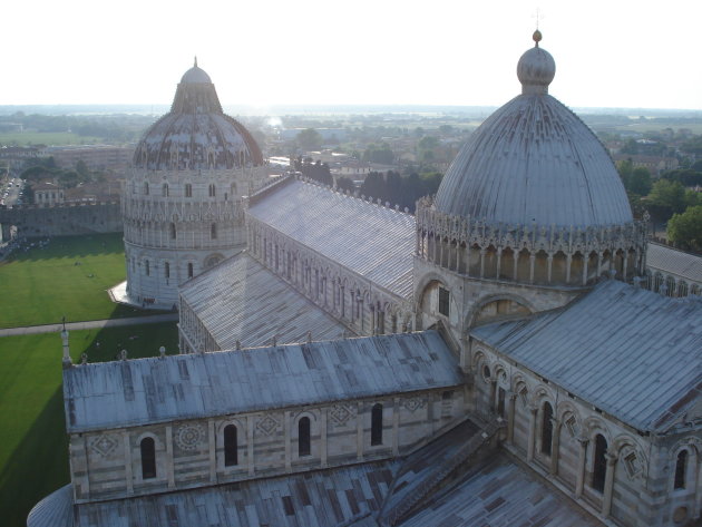 De dom van Pisa in het avondlicht