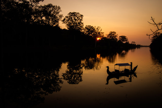 Zonsondergang bij Angkor Wat