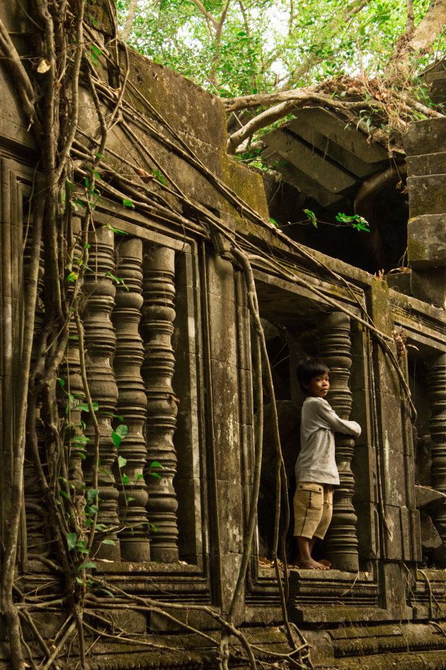 Jongetje in Beng Mealea