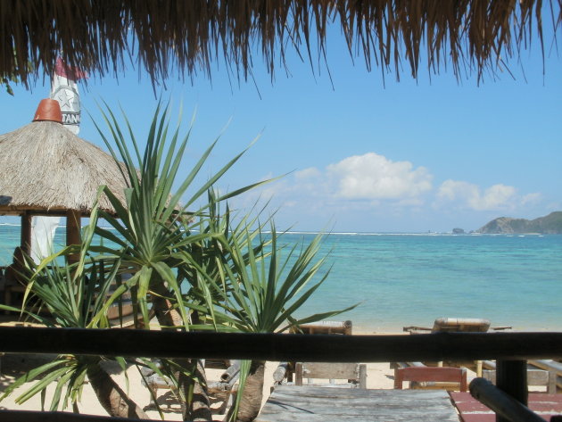 Een prachtig uitzicht vanuit een eettentje op Kuta in Lombok. Het ultieme vakantiegevoel!