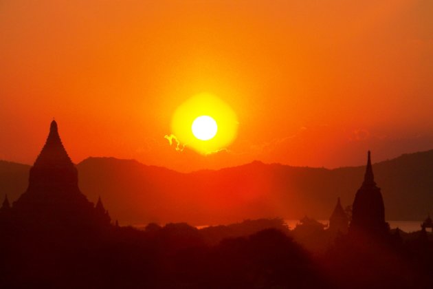 Zonsondergang in Bagan