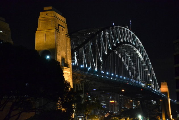 Hoeveel lampen zouden er hangen....om die brug te verlichten?