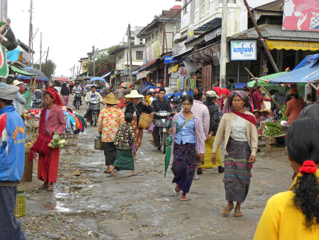 Aung Pan, straatbeeld