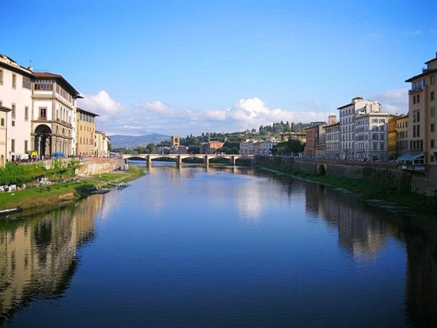 Uitzicht vanaf de Ponte Vecchio