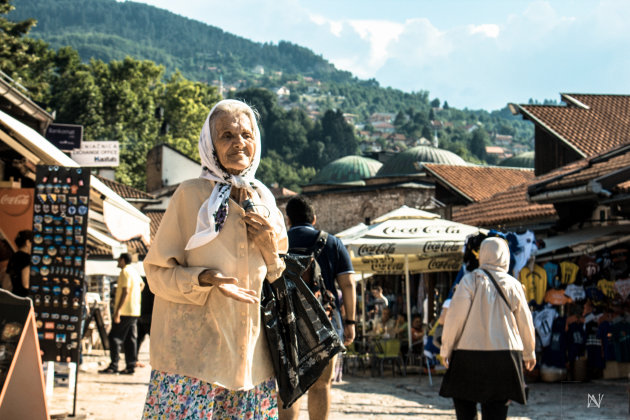 Bedelende vrouw Sarajevo