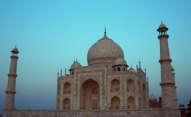 Taj Mahal at dusk