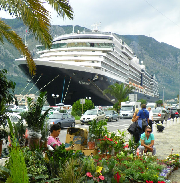 Even mijn bootje inparkeren in Kotor...