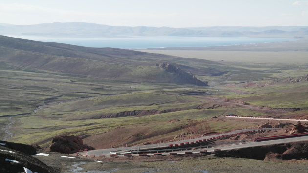 de pas naar Namtso lake