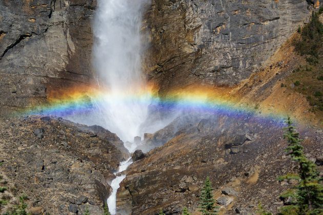 Regenboog  bij de Takakkaw Falls 