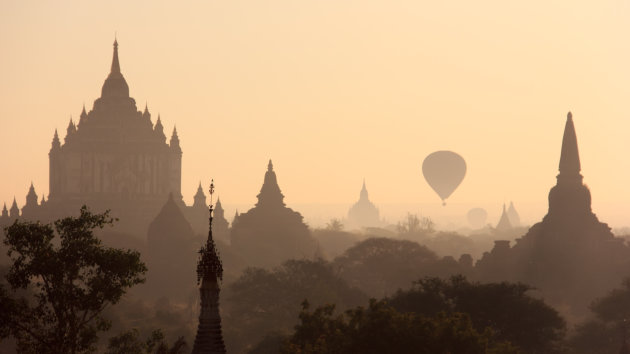 Zonsopkomst in Bagan