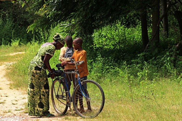 grote fiets kleine jongens