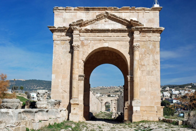 Oude toegangspoort Noordelijk Tetrapylon in Jerash