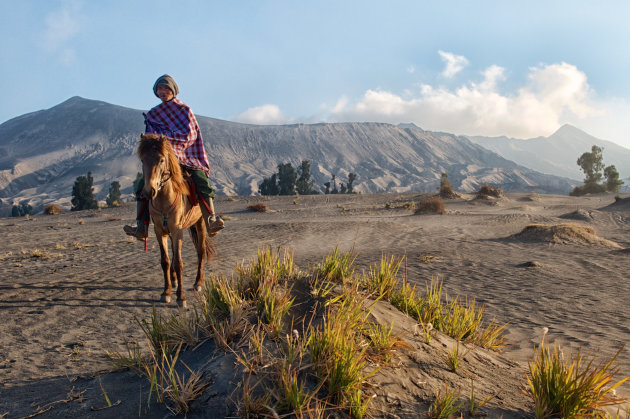 Paard rijden op de Bromo