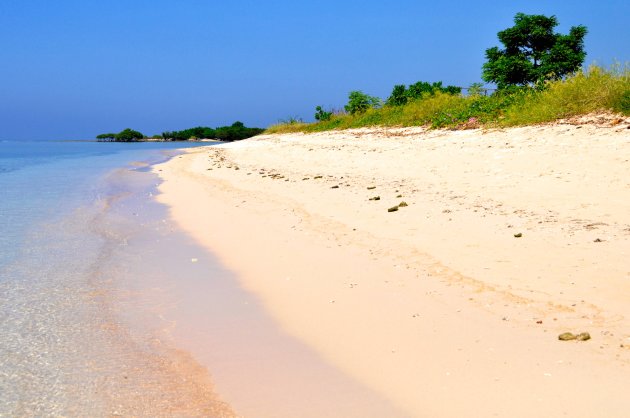 de ongerepte stranden van Lombok