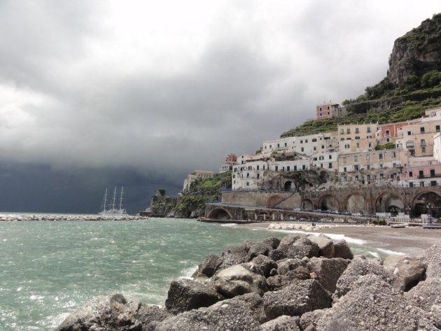 Amalfi blijft mooi bij dreigend weer