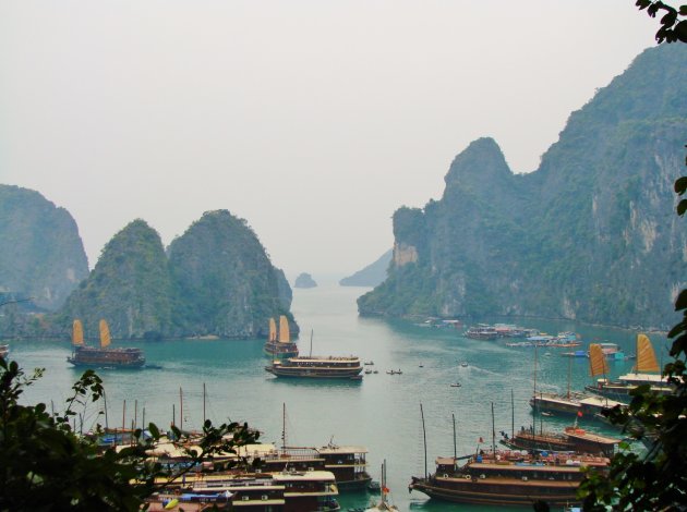 Krijtrotsen in Halong Bay