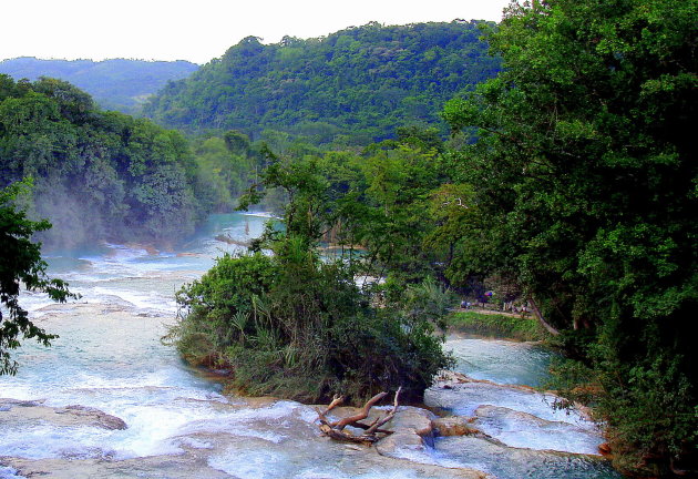 Waterval van het blauwe water