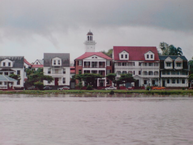 2001-2002 Waterkant van Paramaribo.