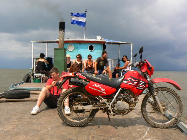 Met de boot naar Ometepe