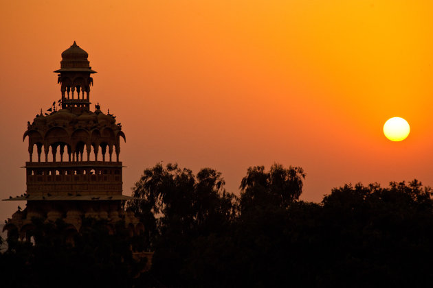 Zonsondergang bij Jaiselmer