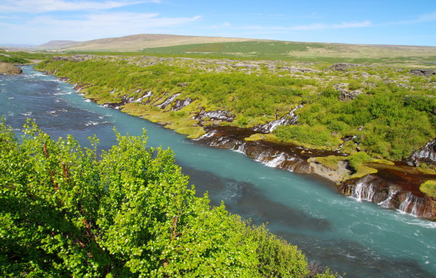 De oneindige Hraunfossar