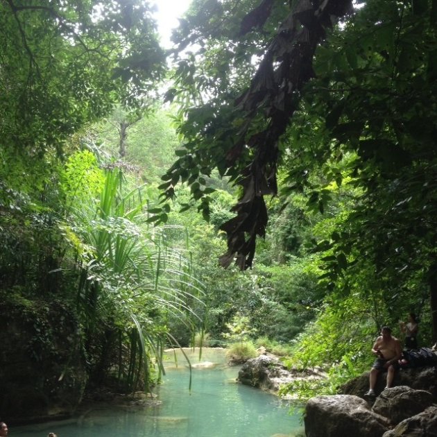 Beetje vekoeling zoeken bij de Erawan Falls