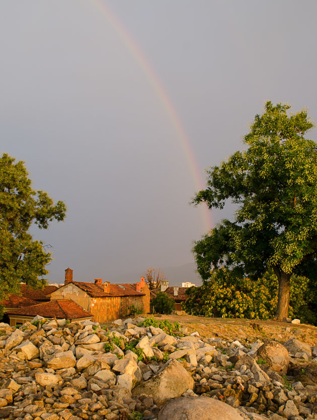 Regenboog over Plovdiv