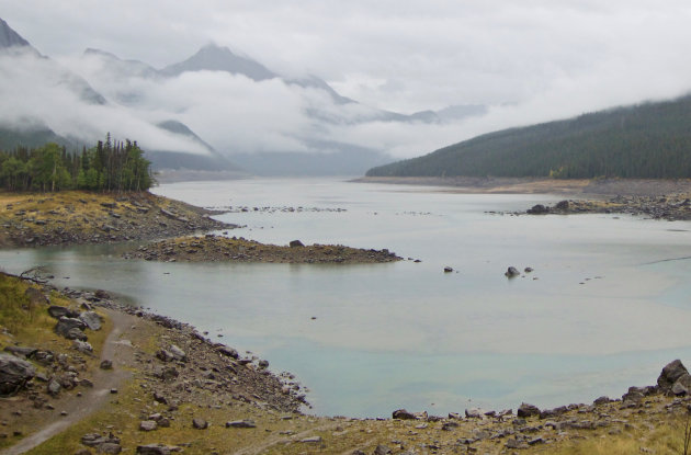 Laaghangende mst op Medicine Lake 