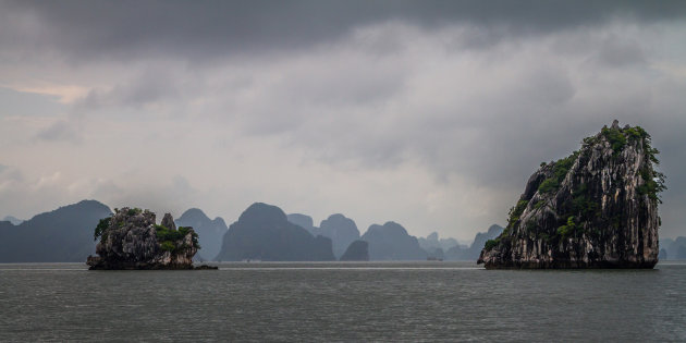 Ha Long Bay somber - ook mooi