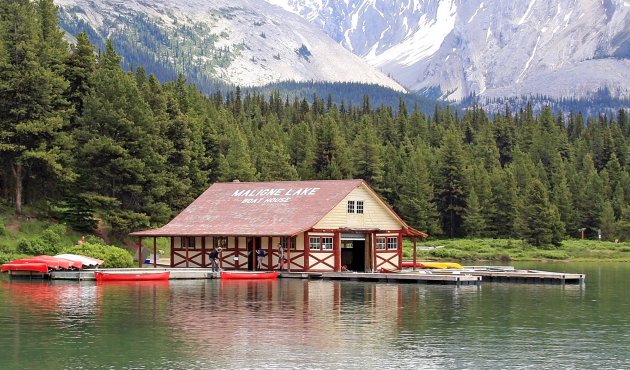 Maligne Lake