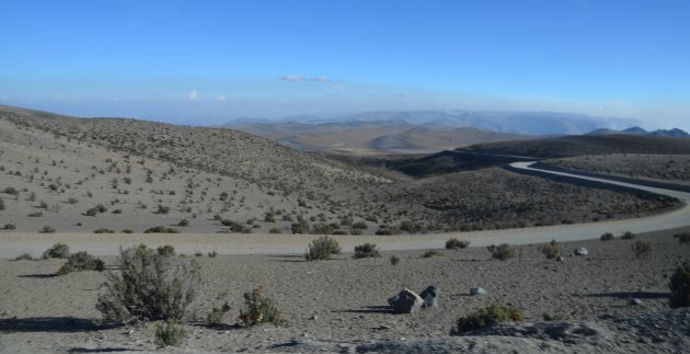 Weg richting Chimborazo vulkaan (op ongeveer 4800 meter hoogte)