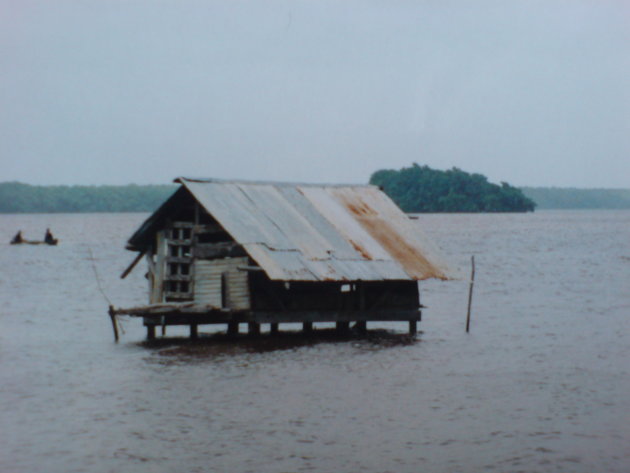 2001-2002 Waterhuisje in Coronie