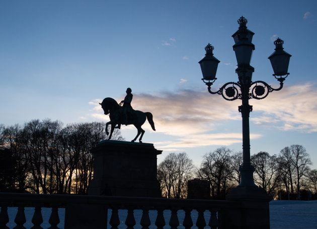 Koning Karl Johan voor het koninklijk paleis