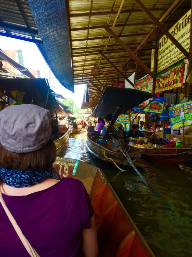 Hele belevenis deze floating market. Maar wel bizar druk. 